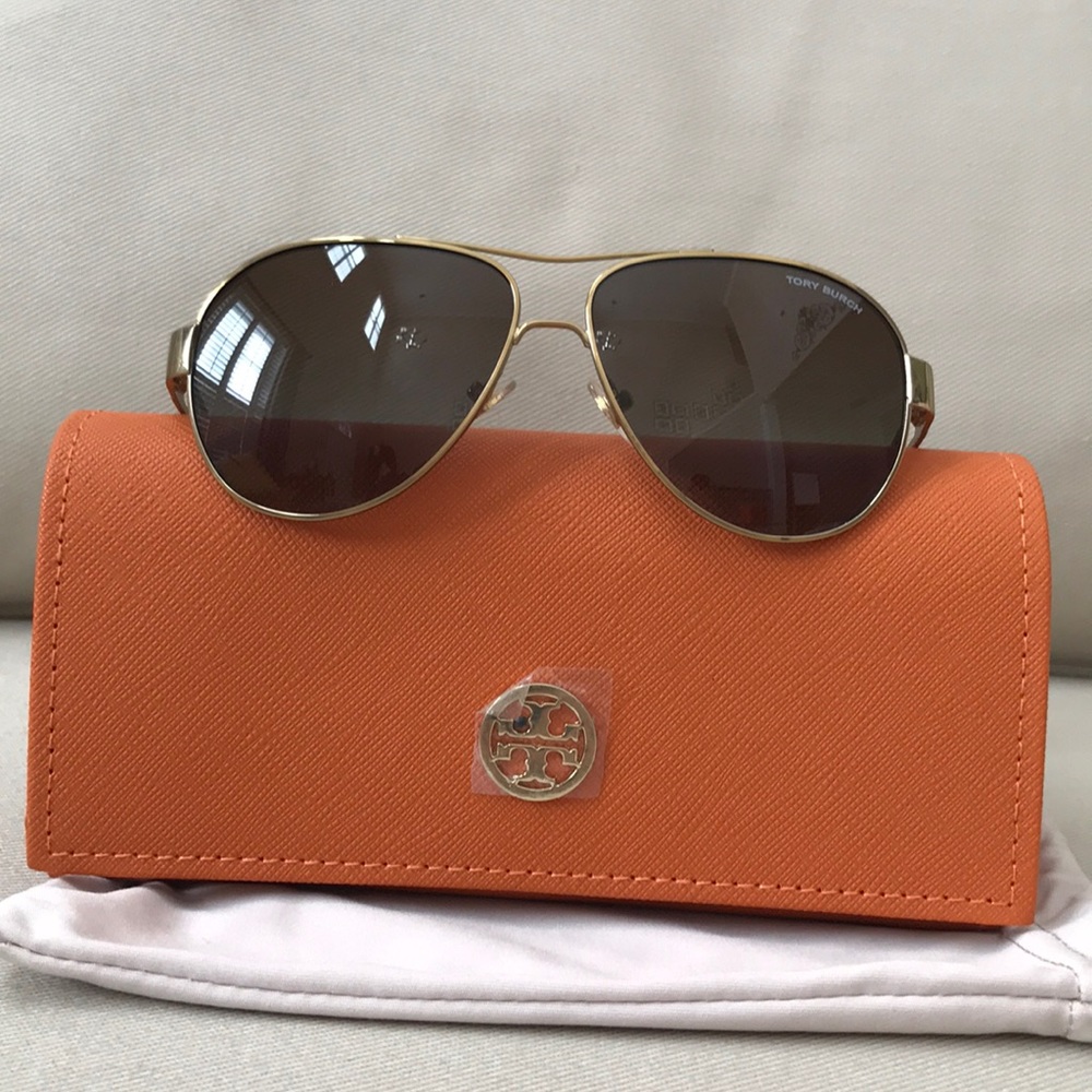 Tory Burch 55mm Polarized Aviator Sunglasses - Picture 3 of 8